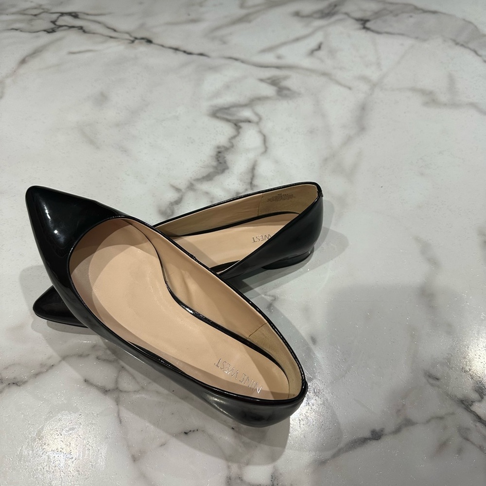 Nine West Shiny Black Size 9 pointy toe flats